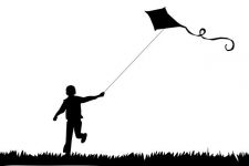 小孩放风筝·素心格「打一地理词语」
