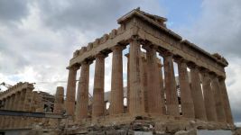 庙宇残缺，近期内修整「希腊神话人物」