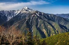 南岳衡山的最高峰是？