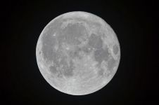 关于月亮的对联和解释