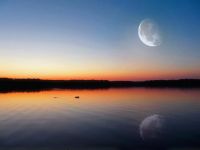 湖傍月光连水光「字谜」